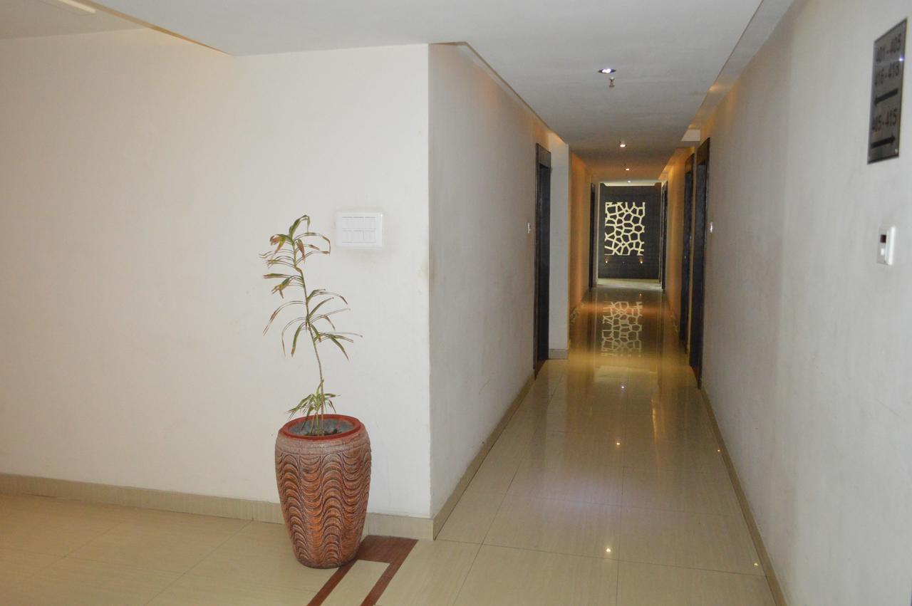 Hotel Galaxy Allahabad Extérieur photo